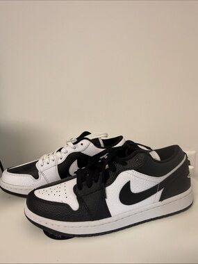 Women’s Air Jordan 1 Low “Split” (Black/White) size 8.5